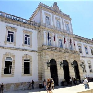 Coimbra Prorroga Isenção De Taxas Aos Comerciantes Até Março De 2021