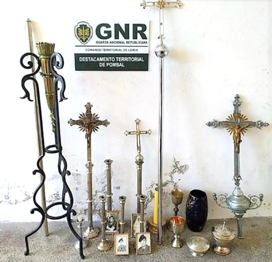 GNR Recuperou Artigos De Arte Sacra Roubados Da Capela De N.S. De Belém Em Caseirinhos, Pombal